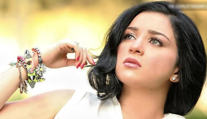 الفنانة المصرية مي عز الدين