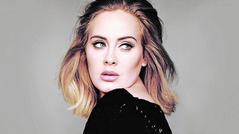 المغنية العالمية adele