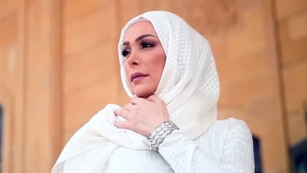 الفنانة اللبنانية أمل حجازي