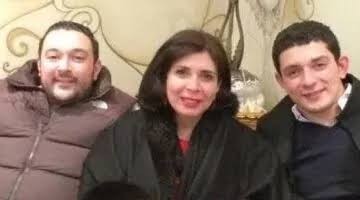 حفيد نوال الدجوي مع أسرته