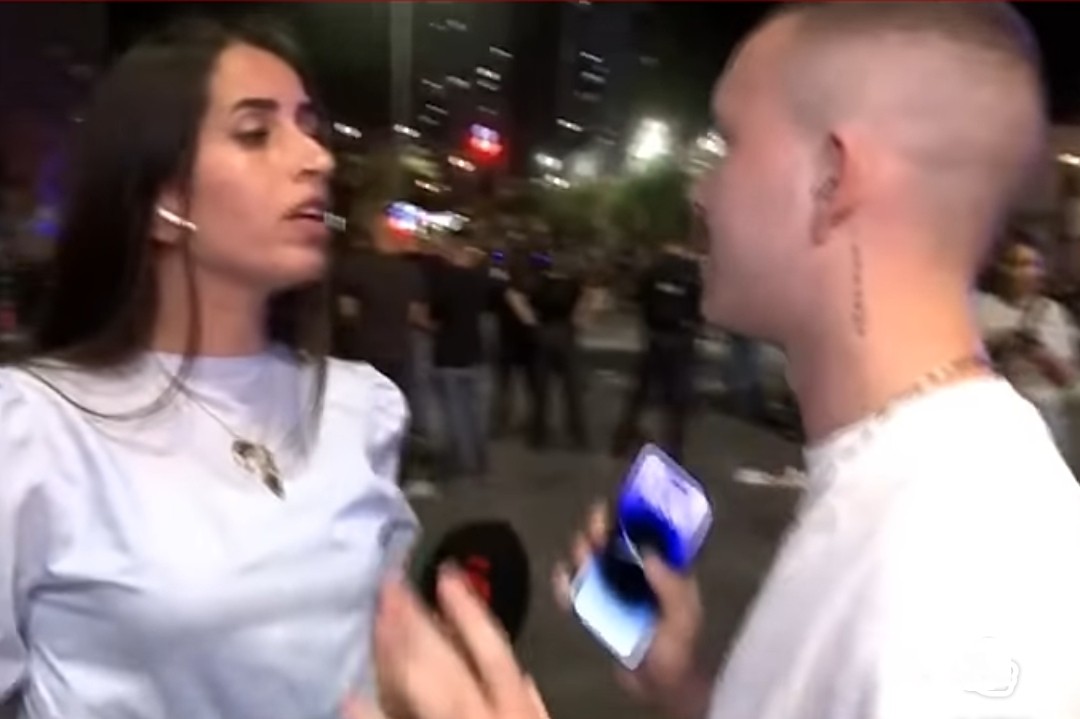 دانا أبو شمسية تتعرض لمضايقات