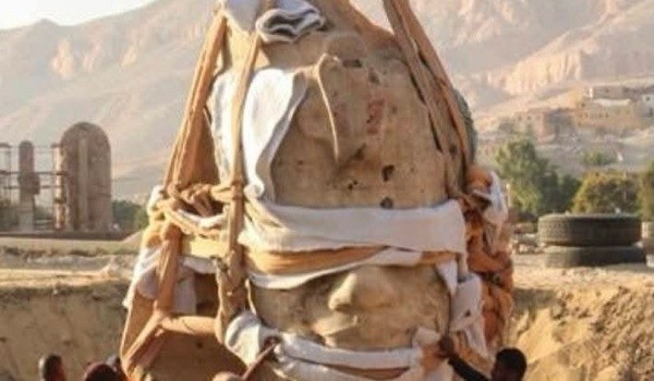 تمثال الملك أمنحتب الثالث