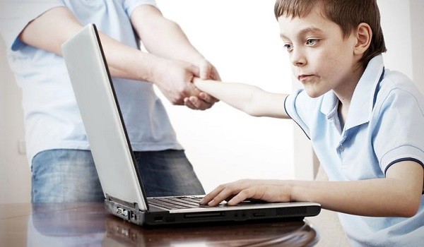 الاستخدام المفرط للأجهزة الذكية بين الأطفال