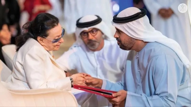 الشيخ ذياب بن محمد بن زايد ونجاة الصغيرة