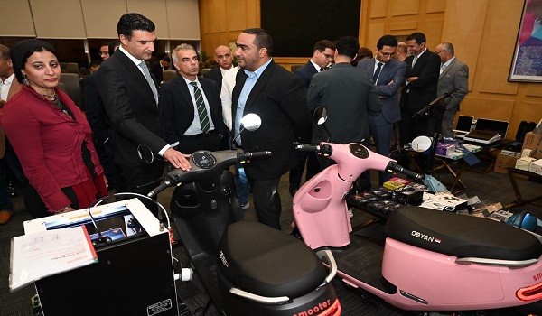 وزير الصناعة يلتقي الشركات الناشئة