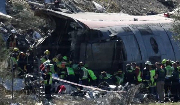  تصادم قطارين في إسباني
