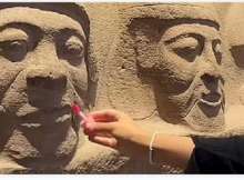 ميكب على التماثيل وتلاوة قرآن