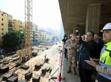 رئيس الوزراء المصري خلال تفقده المشروع