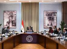 رئيس الوزراء المصري خلال الاجتماع