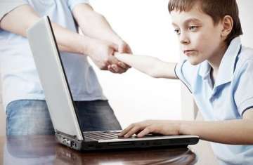 الاستخدام المفرط للأجهزة الذكية بين الأطفال