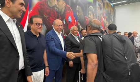 شاهد| 4 وزراء يستقبلون بعثة المنتخب المصري في مطار العلمين
