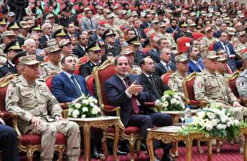  الرئيس المصري يشارك فى الندوة التثقيفية السابعة والعشرين للقوات المسلحة‎