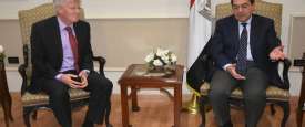 وزير البترول المصري مع رئيس شركة ميثانكس العالمية