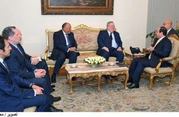 السيسي ستقبل وزير الخارجية اليوناني 