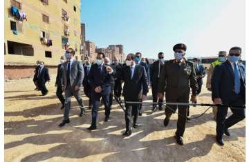 السيسي والوزراء في الهجانة