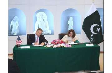 Ambassador Donald Blome and Secretary Humaira Ahmed sign cultural property agreement 