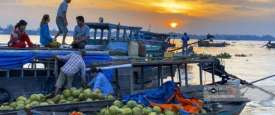 Long Xuyen floating-market