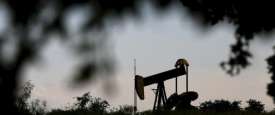 صورة أرشيفية لمضخة نفط