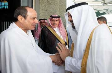السيسي يصل إلى جدة لأداء مناسك الحج