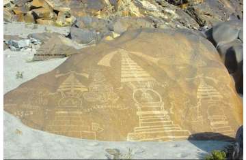 Boulder depicting Buddha, Bodhisattvas, stupas and Sibi Jataka at Thalpan