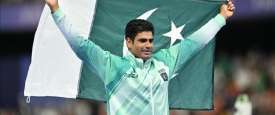 Arshad Nadeem of Team Pakistan celebrates winning the gold medal