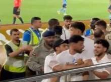 مشاهجرة ثلاثي الزمالك مع فرد الأمن