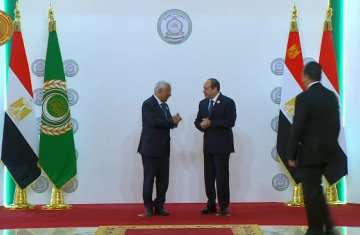 السيسي يستقبل وفود القمة العربية